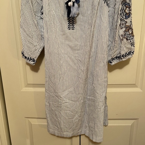JJILL STRIPED BLUE AND WHITE EMBROIDERED DRESS​ - Picture 3 of 6